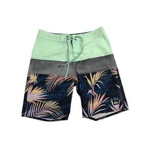 Quiksilver Highline Surfsilk Board Shorts Men's Floral Palm Trunks SIZE 31